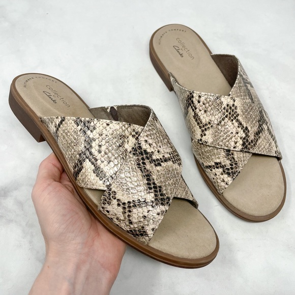 Clarks Collection Declan Ivy Python Snakeskin Padded Comfort Flat Mule Sandals - Picture 1 of 12